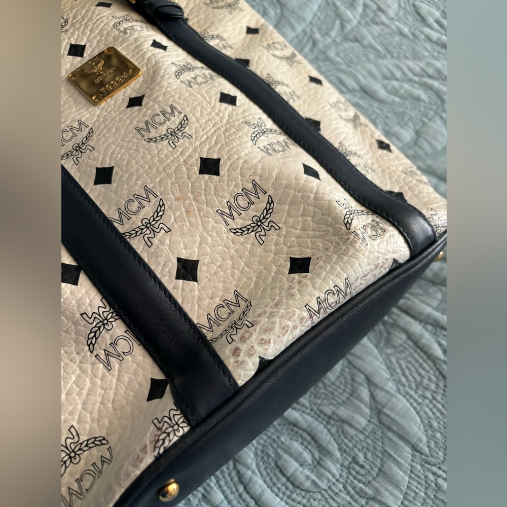 MCM Tote Bag in white and navy blue color - Picture 10 of 12